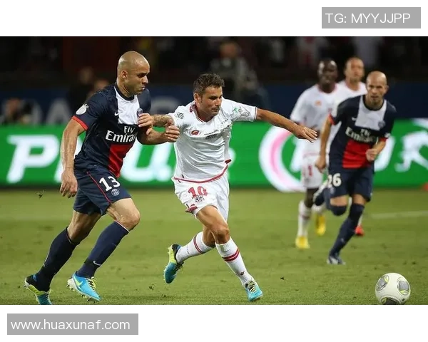 法乙激战阿雅克肖迎战巴黎FC争夺关键积分之战 法乙激战阿雅克肖迎战巴黎FC争夺关键积分之战