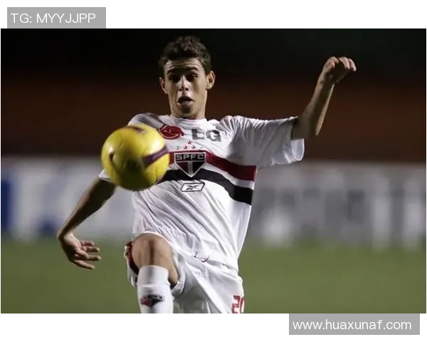 巴媒:奥斯卡近期饱尝伤病困扰,他正考虑与圣保罗解约并退役 巴媒:奥斯卡近期饱尝伤病困扰,他正考虑与圣保罗解约并退役